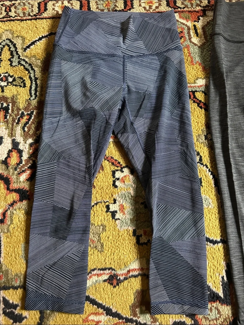 Pair of Lululemon Women's Blue & Gray Pattern Leggings